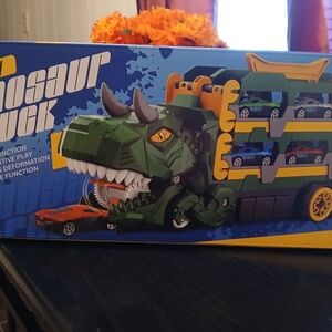 Cool Dinosaur Adventure Transforming Truck - Green